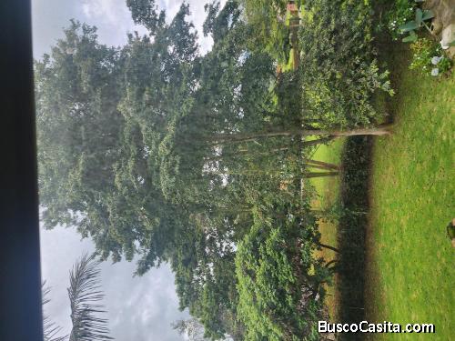 Casa en conjunto 240 mts, lote 1200 mts  de 8 casas, videoporteros, la cual esta para REMODELAR, per