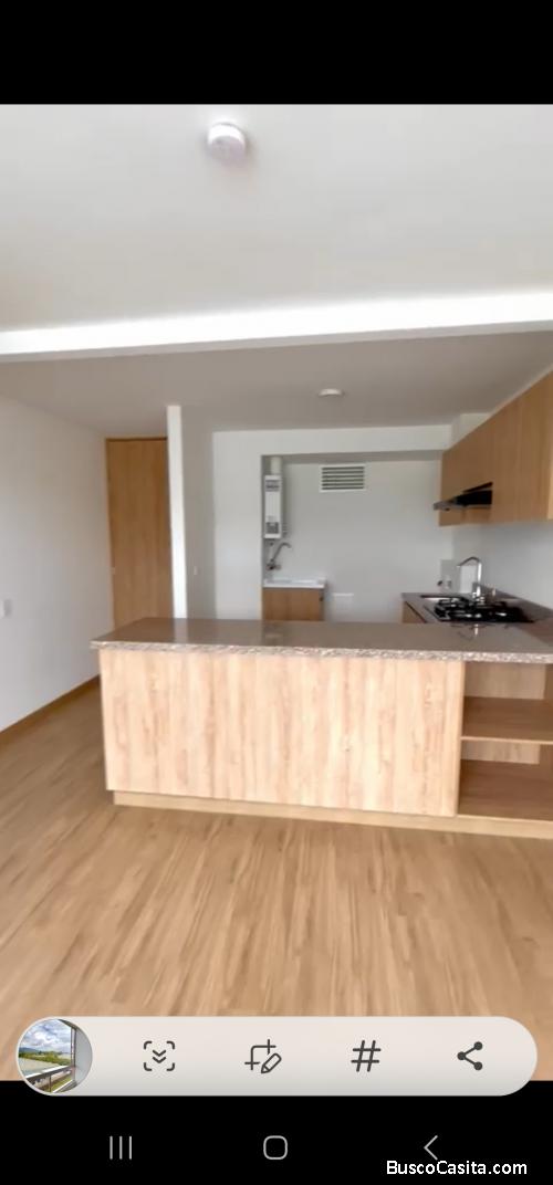 ARRIENDO APTO 58 METROS 3 HABITACIONES, 2 BAÑOS, 1 PARQUEADERO, ALA COMEDOR, LAVANDERIA  QUINTO PISO