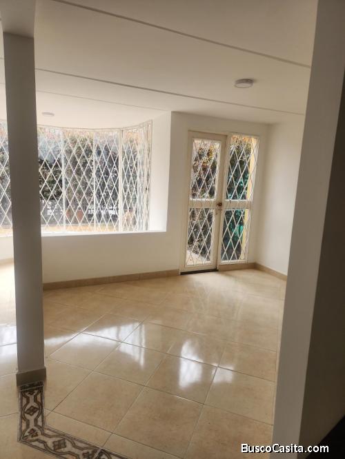 Vendo casa de dos pisos 117 metros , conjunto pequeño de dos pisos, 3 habitaciones, estudio, sala co