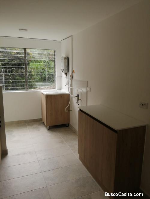 Excelente Apartamento en la Almería Medellín.  Clave 11.173