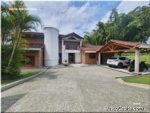 VENDO ESPECTACULAR CASA CAMPESTRE EN EXCELENTE UBICACION ARMENIA