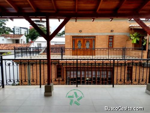 Vendo Casa grande y acogedora en conjunto cerrado de Alamos Pereira