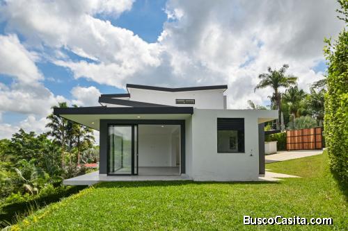 VENDO CASA CAMPESTRE PARA ESTRENAR EN LA TEBAIDA