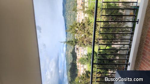Vendo Apartamento de 122 metros exterior quinto piso vista panoramica a los cerros, 3 habitaciones c