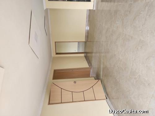Vendo apartamento  ESQUINERO 62 metros REMODELADO , cuarto piso, ESCALERAS, 2 habitaciones, 2 baños,