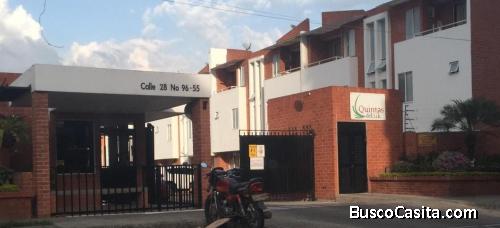 Se vende Hermosa casa de 3 pisos en el sur de cali 