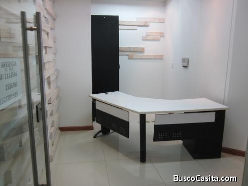 ARRIENDO OFICINA AMPLIA EXCELENTE UBICACION 