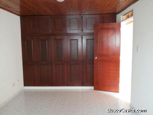 Casa con cuatro habitaciones en Buga Valle 