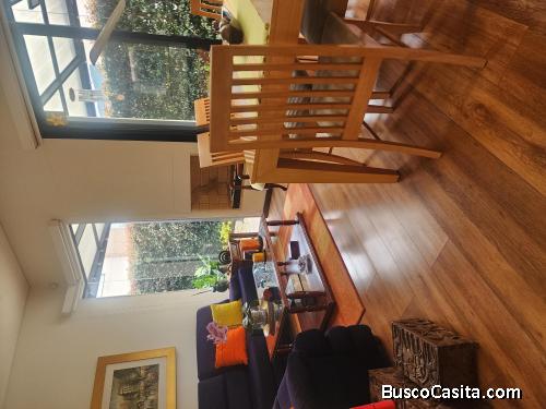 ARRIENDO CASA UN PISO (1) full club house, 3 habitaciones, cuarto de servicio, 4 baños, 3 parqueader