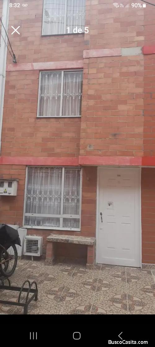 Casa en buen estado, estrato 2.patio bonito -bogota