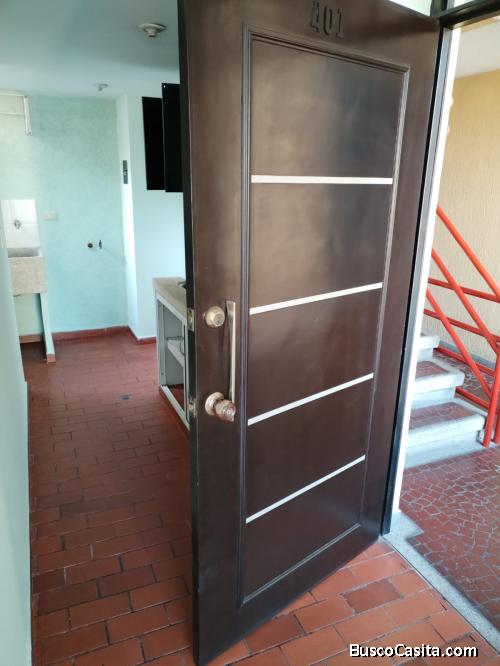 SE VENDE BONITO E ILUMINADO APTO EN PARAISO DE COMFANDI CALI