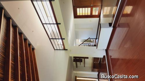 RENTO CASA CAMPESTRE CHIA FULL  CLUB HOU 2 PISOS, 450 METROS LOTE 1443 OPCION COMPRA , 4HABITACIONES