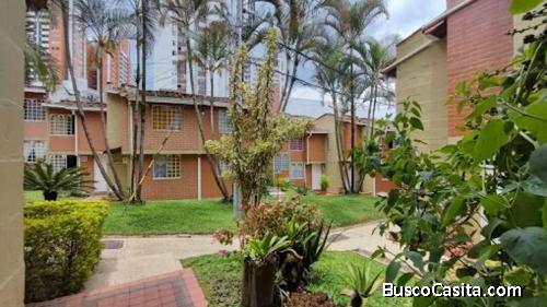 Casa para alquiler en la unidad cerrada Arco iris 2, sabaneta-ant. whatsapp 3052501807