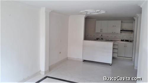 Casa para alquiler en la unidad cerrada Arco iris 2, sabaneta-ant. whatsapp 3052501807