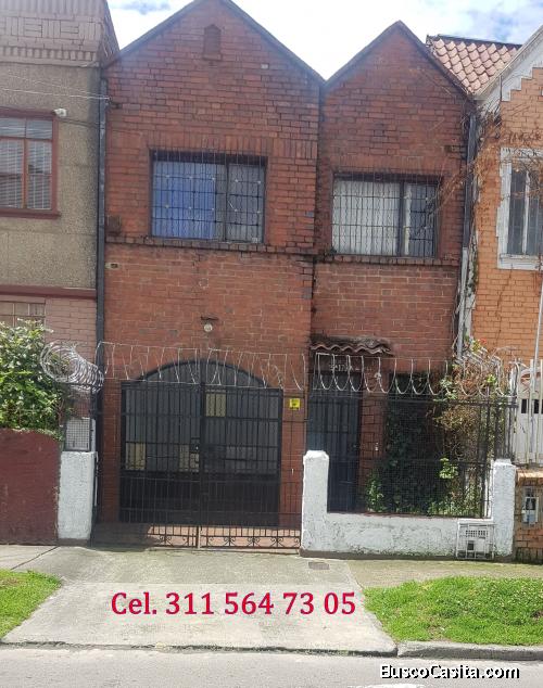 Arriendo Vendo casa amplia e iluminada 2 pisos, 5 cuartos, 5 baños, garaje, cerca a la U. Libertadrs
