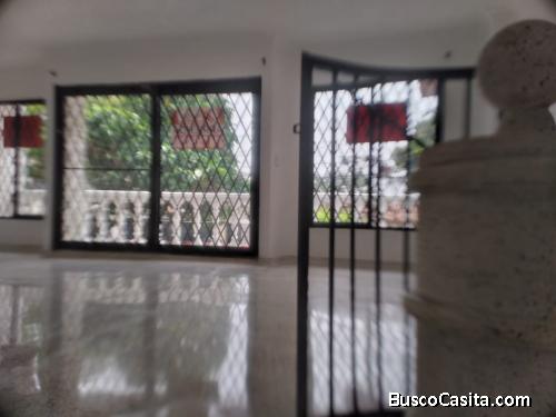 Alquilo casa segundo piso pampali da
