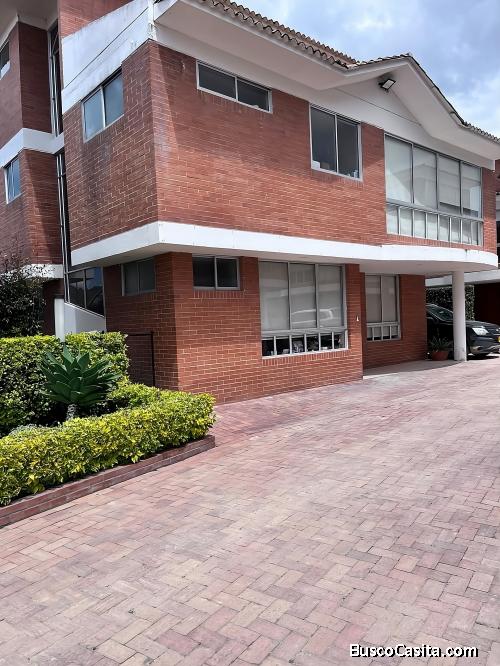 ARRIENDO ESPECTACUALAR CASA CAMPESTRE