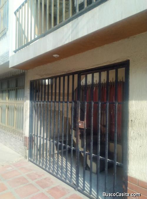 VENTA CASA DE TRES PISOS INDEPENDIENTES BARRO EL VALLADO