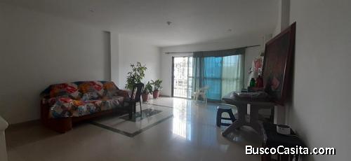 VENTA DE CASA EL LIDO 3 PISOS VIA PRINCIPAL; LOCAL, 4 APARTAMENTOS. RENTABLE PRECIO NEGOCIABLE