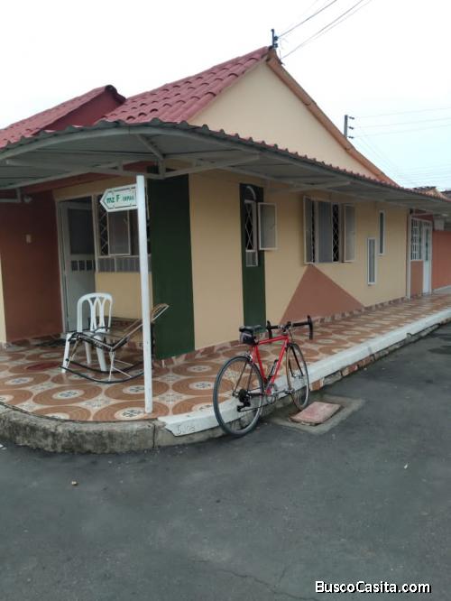 VENDO HERMOSA CASA EN VILLAVO
