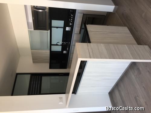 Piso 7 , iluminado , 1 habitacion, 2 baños, 1 parqueadero 