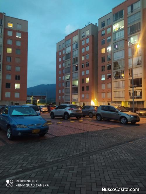 APTO CON PARQUEO CUBIERTO EN CONJUNTO E4, NORTE BOGOTA, 67 MT2, TERMINADO FULL