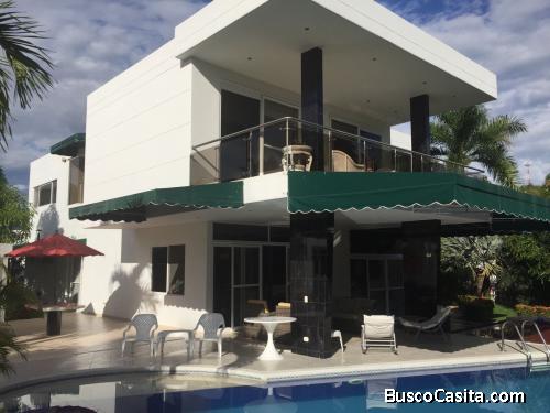 Vendo o permuto por inmuebles (solo Bogota) casa campestre en Melgar