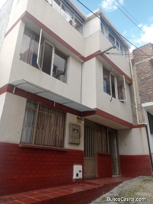 Venta casa de tres pisos independientes
