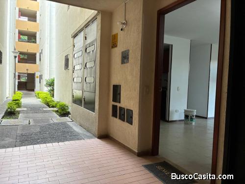 Alquilo apartamento en conjunto al sur de cali ciudad 2000 tres habitaciones primer piso