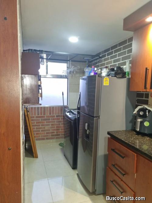 Venta de apartamento en la loma de los Bernal 