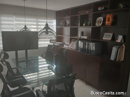 Se alquila  oficina tercer piso