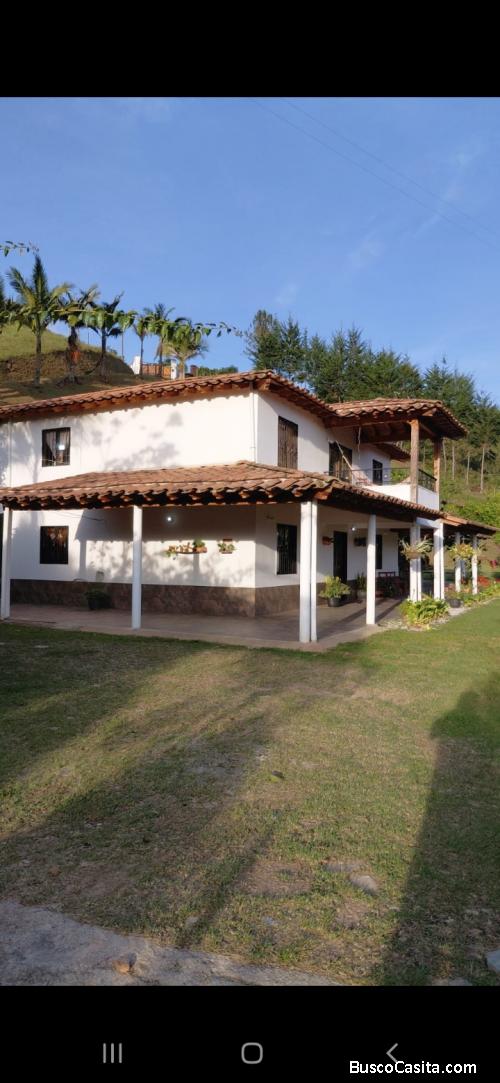 Finca con 8080 mts con 250 construidos