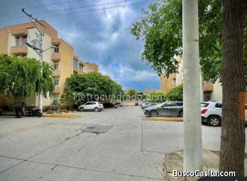MUY COMODO APTO ZONA MUY TRANQUILA Y FRESCA DE LA CIUDAD