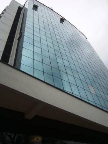 Se alquila apartamento en la Avenida Bolivar