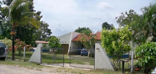 Caraboboinmuebles vende casa de campo en el safari country club Codigo MLS #09-6216