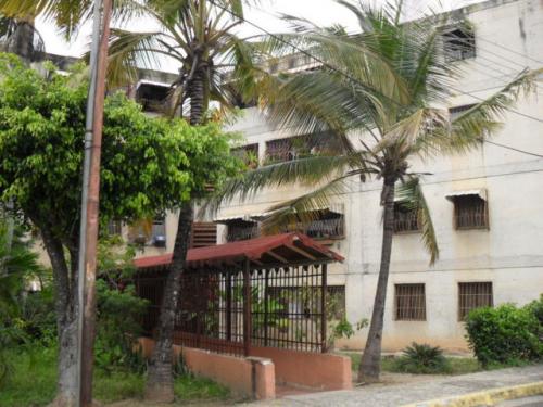 Vendo apartamento urb.Las Mercedes La Victoria