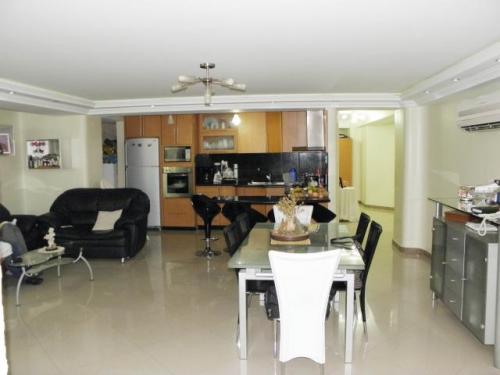 Vendo espectacular apartamento urb.Los Chaguaramos Maracay