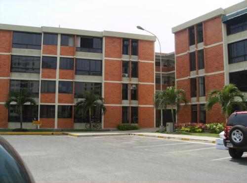 Alquilo apartamento urb Bosque Alto Maracay cod 11-3660