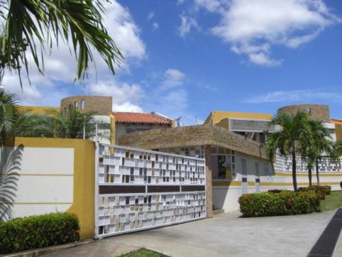 Casita.com.ve VENDE BELLA CASA EN URB. CERRADA  LOS OLIVOS