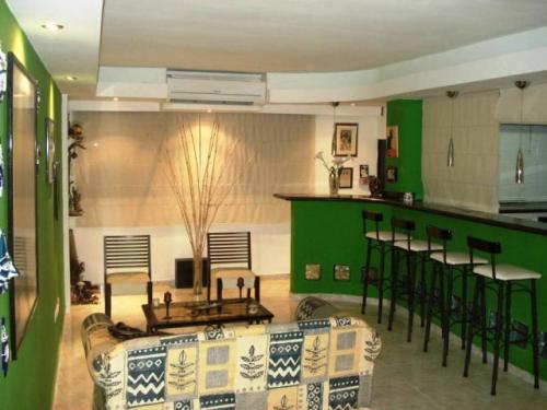 Alquila Exclusivo Apartamento en Base Aragua,Maracay,5500 BsF,Cod 11-2217