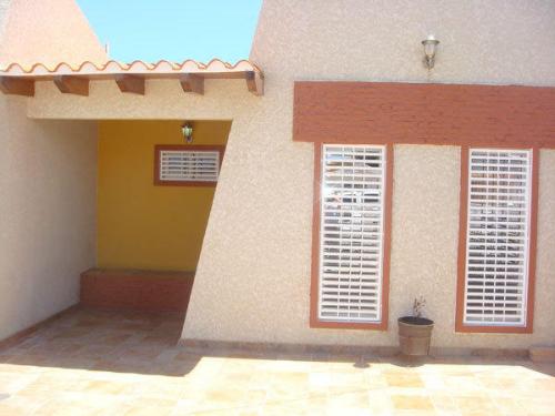 Casa  Alquiler Punto Fijo, Estado Falcón COD: 11-4869