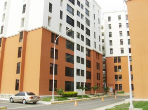 Vendo apartamento Bosque Alto Maracay cod.10-8761