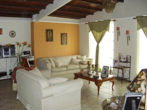Casita.com.ve VENDE COMODA Y CONFORTABLE CASA EN URB. LOS MANGOS