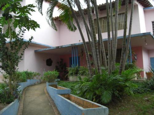 Casita.om.ve VENDE AMPLIA CASA UBICADA EN CAMPO B DE PTO. ORDAZ