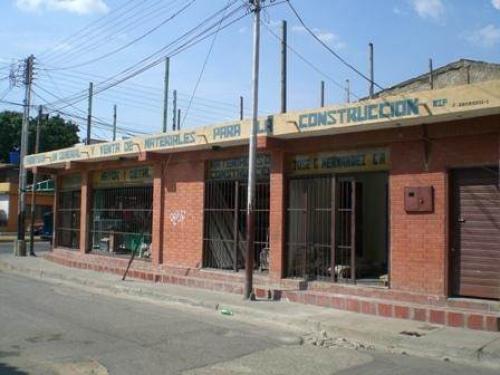 Compre ya esta expectacular ferretería en Avenida Concurrida de Maracay,1200000 BsF,Cod 11-1063