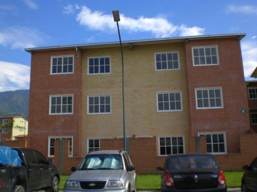 VENTA  DE APARTAMENTO EN ALTO GRANDE GUATIRE (10-7269
