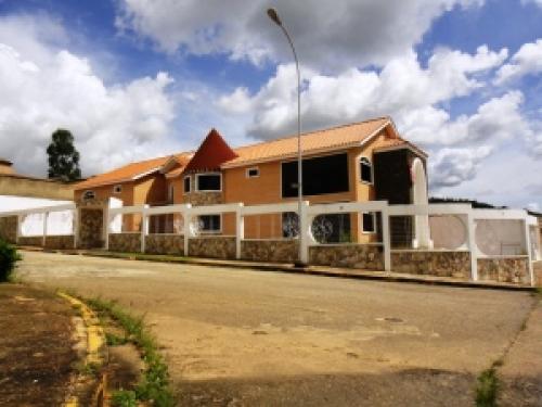  Casa en en Venta Guataparo Edo Carabobo cód. 11-5735 