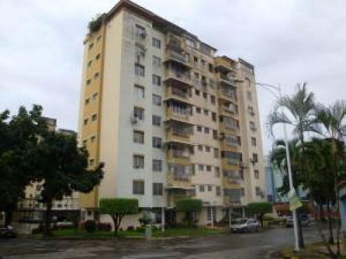 Apartamento  en Venta Valencia Edo Carabobo cód. 11-5677.