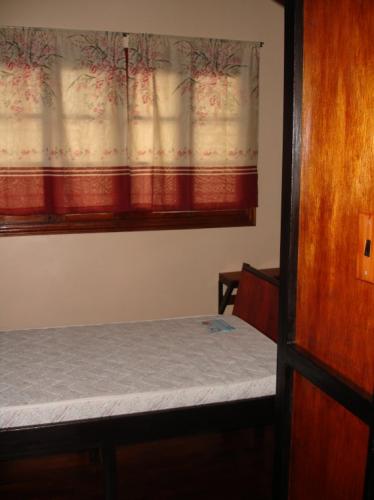 Alquiler habitación dama individual amoblada full servicios en San Bernardino (1.600BsF)