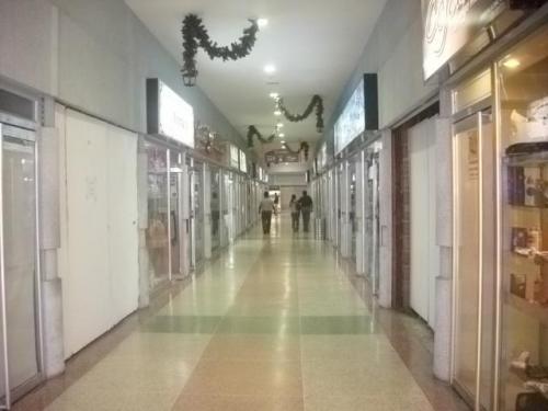 VENTA de LOCAL en ARAGUA, MARACAY-AV. BOLIVAR.